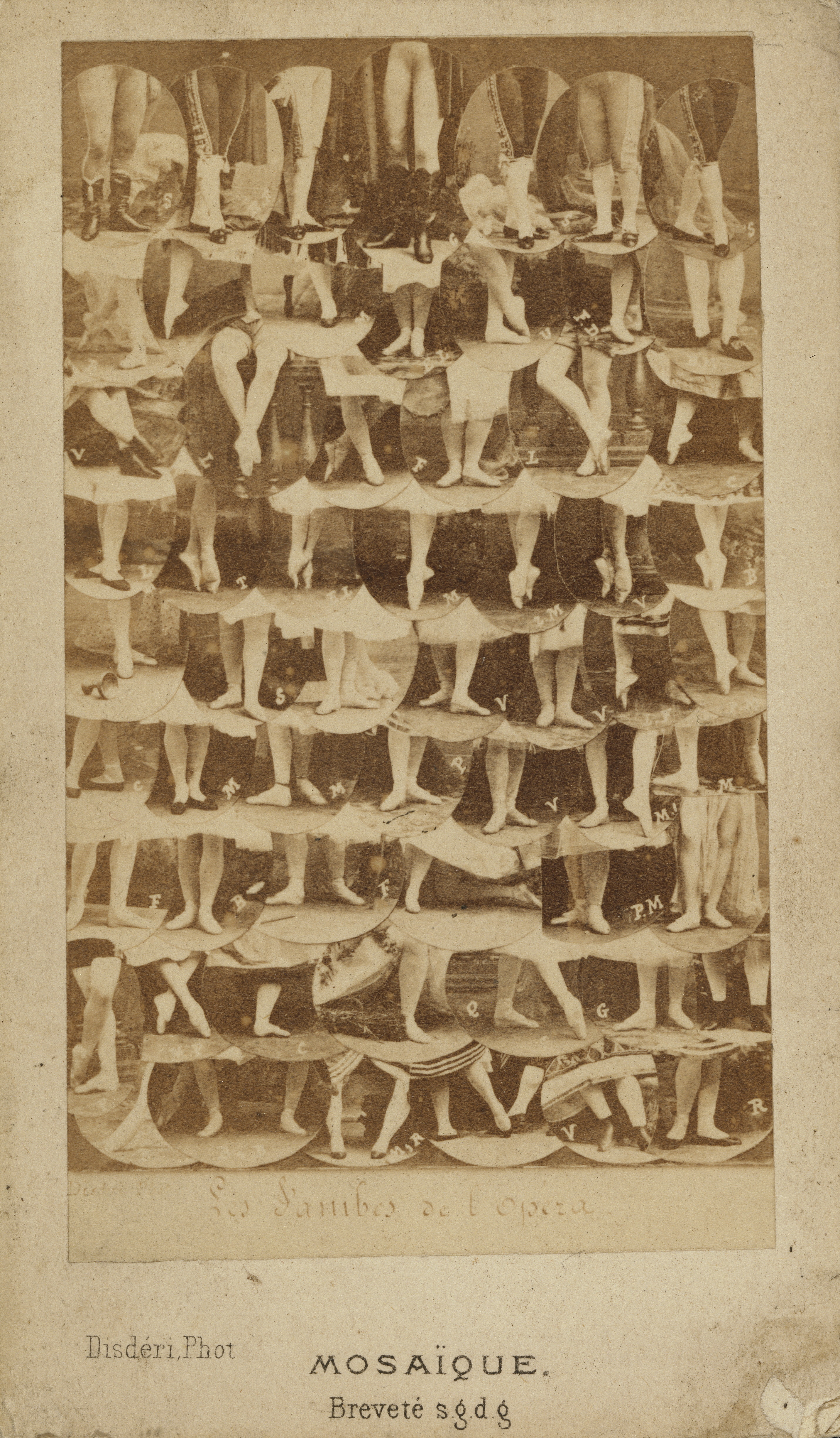 Une mosaïque des jambes de l’Opéra de Paris par Disderi en 1862