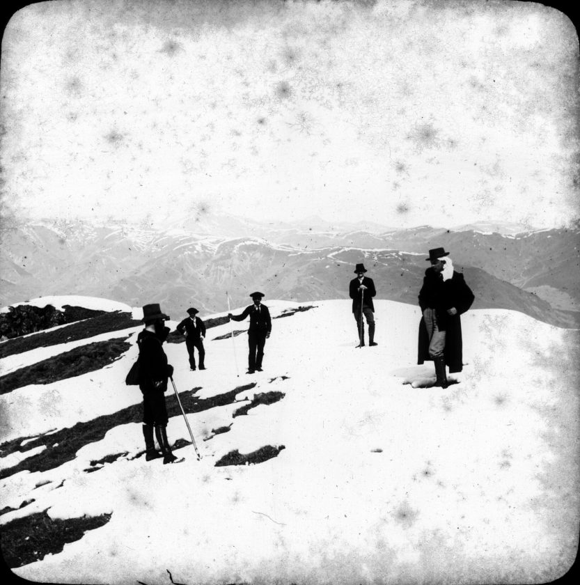 Au sommet du Céciré  doct. Bosset, Ancely fils, Henri, Barthélemy et son fils, mars 1893. Cliché Ancely