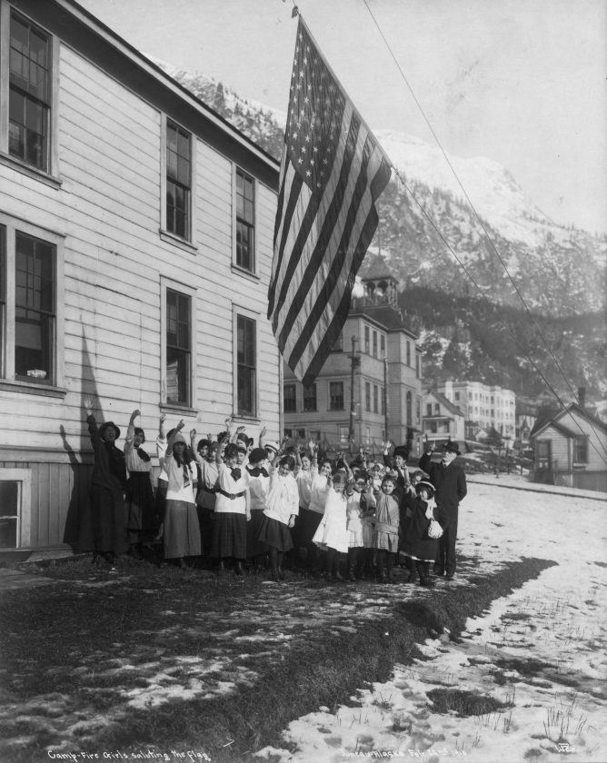 photo-ancienne-drapeau-americain-01
