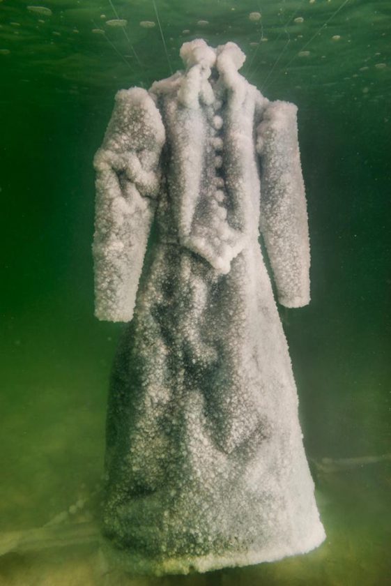 robe-sel-sculpture-mer-morte-07