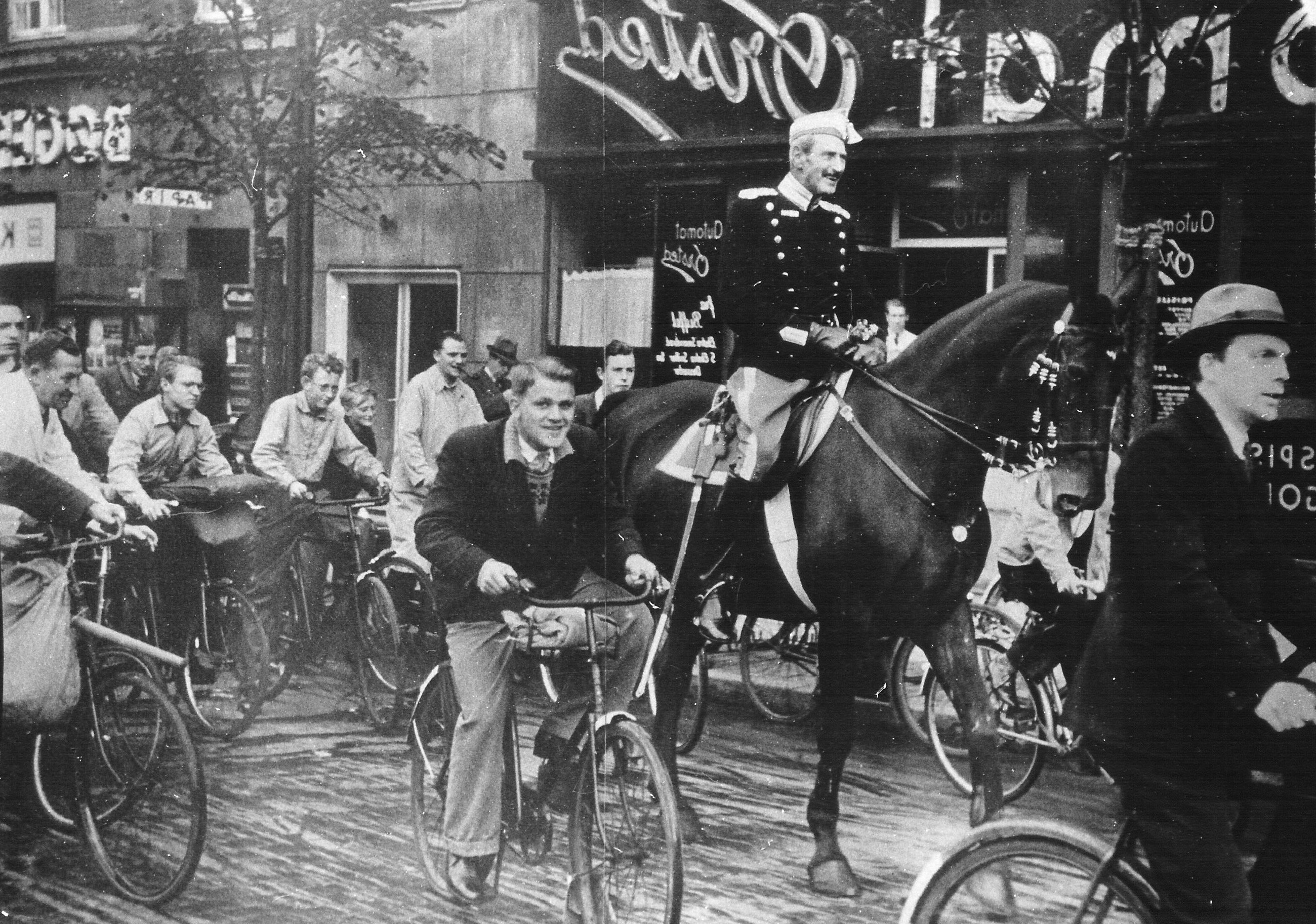 [Mystère #228] Le roi Christian X du Danemark à cheval sous l’occupation Nazi