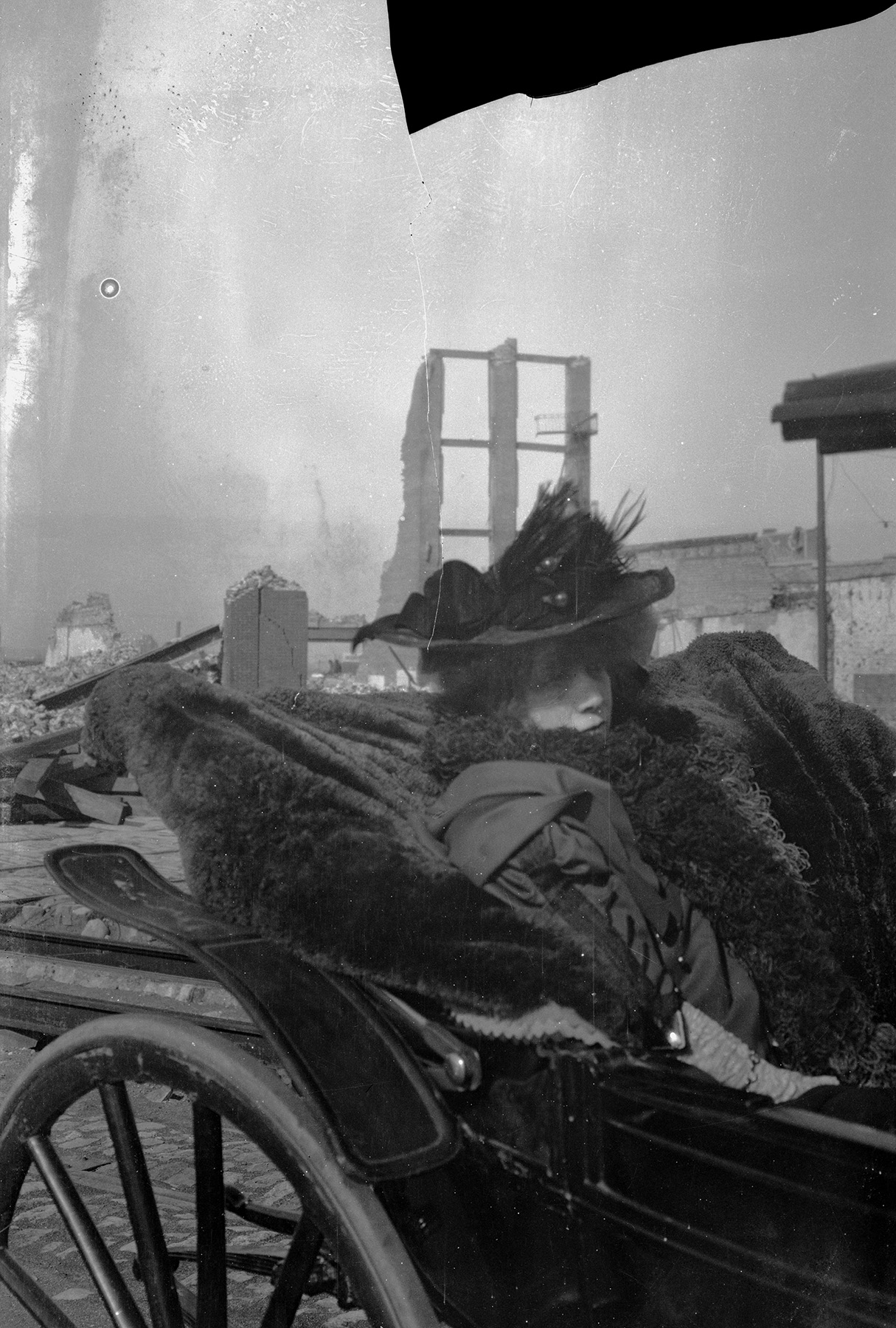 [Mystère#241] Sarah Bernhardt dans les ruines de San Francisco en 1906