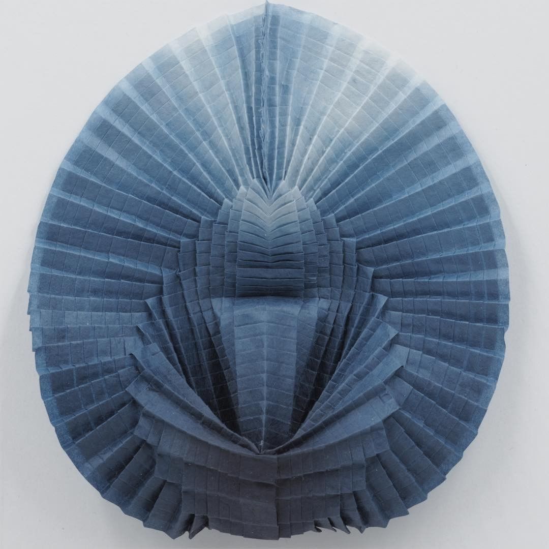 Des sculptures de textures dégradées en origamis