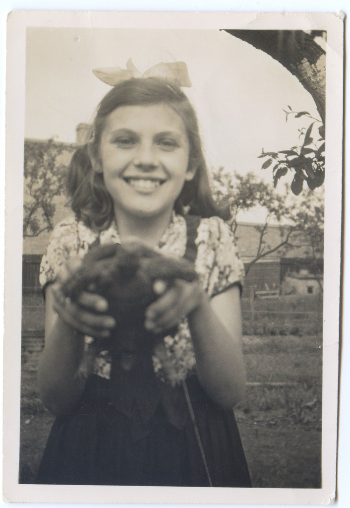 photo ancienne famille vernaculaire 02 – La boite verte