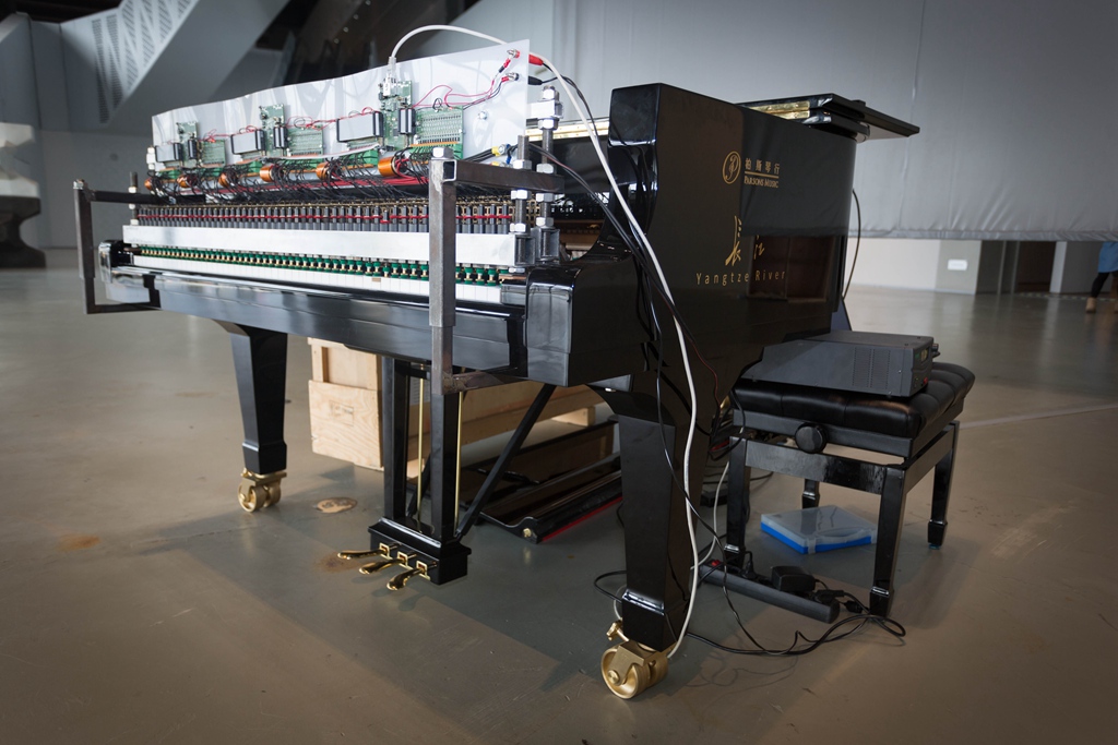 Le piano écolo qui parle avec une voix humaine