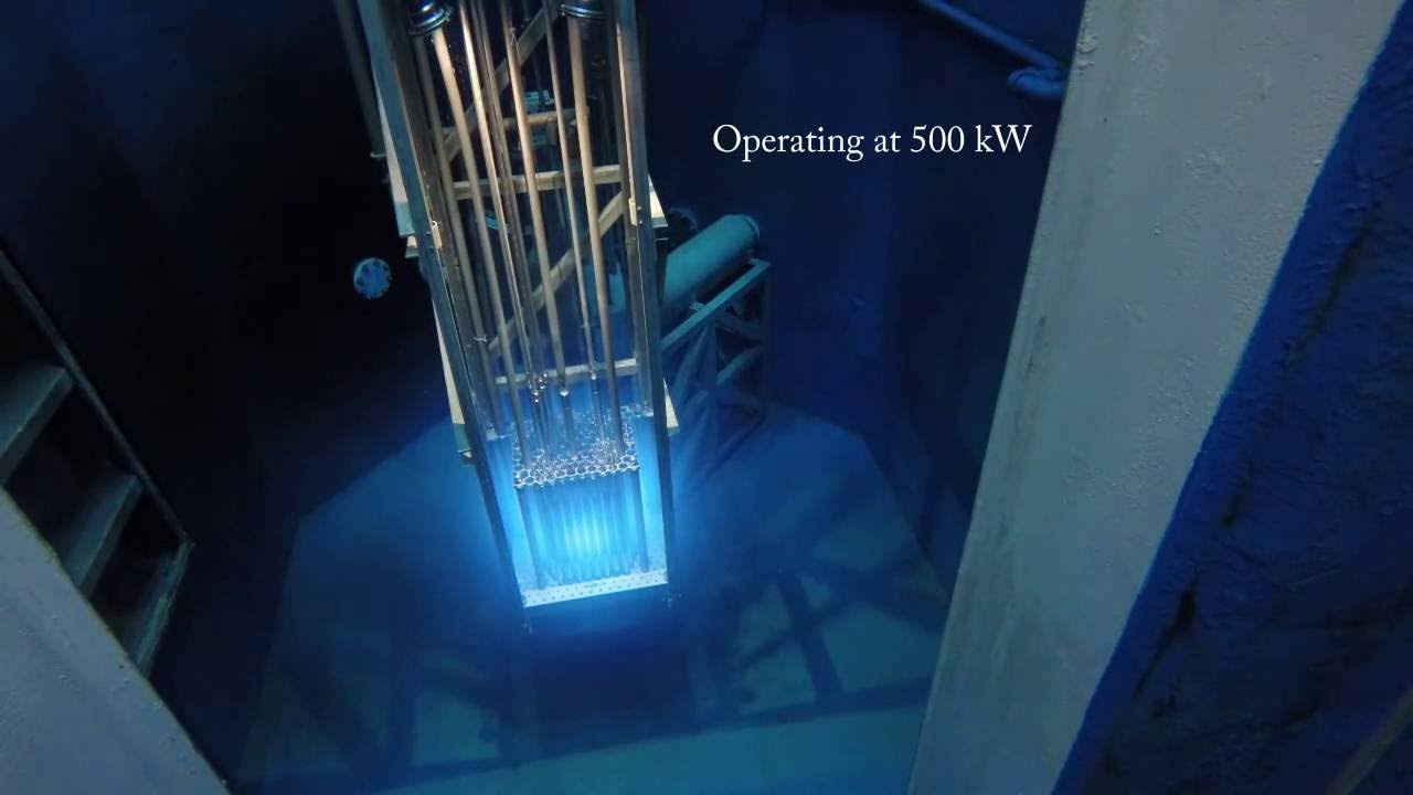 Regardez un réacteur nucléaire fonctionner de très près