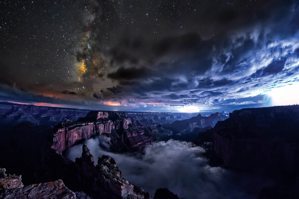 Quand les nuages s’écoulent dans le Grand Canyon