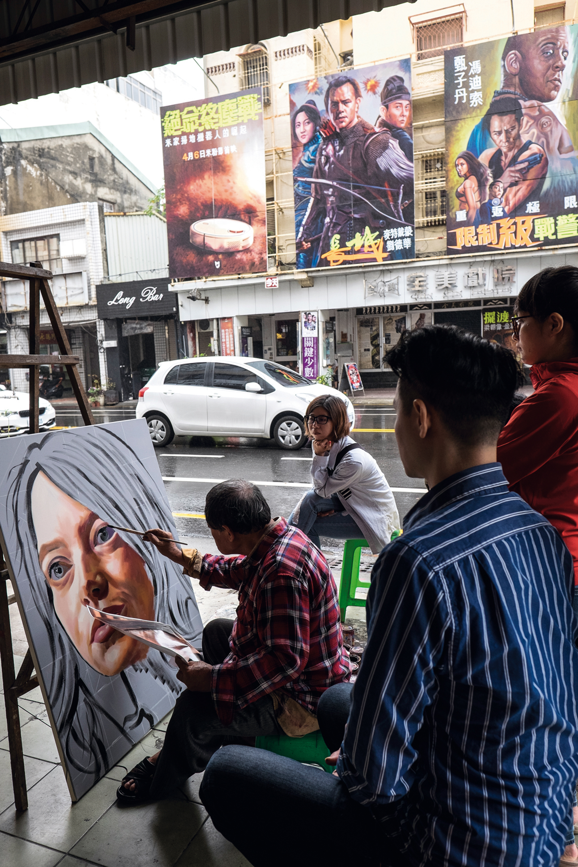 Des affiches de cinéma géantes peintes à la main, une tradition de Taïwan