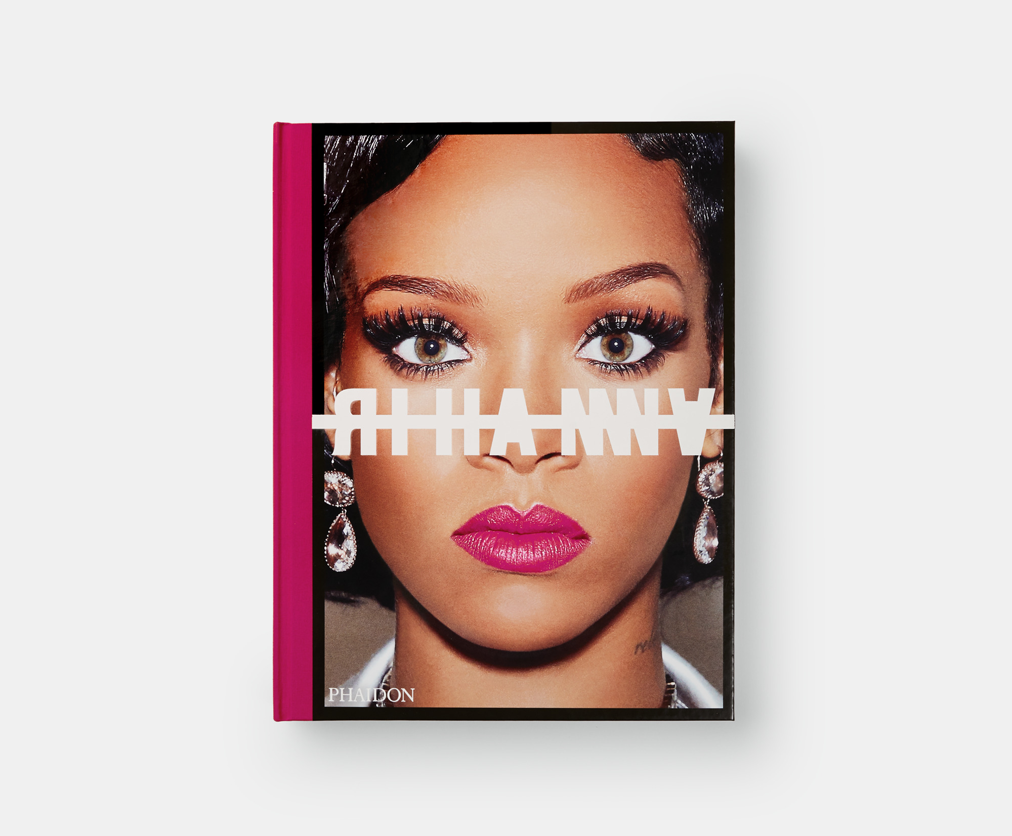 Le livre délirant de Rihanna : trois éditions extravagantes de 165€ à… 100 000€