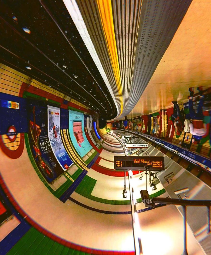 Des tunnels de métro façon couloirs de science fiction